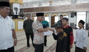 Bupati Asahan Salurkan Santunan Kepada Anak Yatim dan Tukang Becak