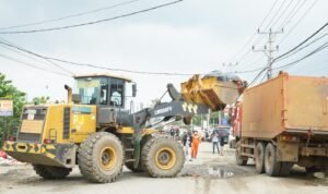 Peduli Lingkungan, PT IMIP Gelar Aksi Bersih Sampah dengan Relawan di Bahodopi