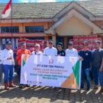 Bupati Delis Serahkan Bantuan ke Warga Terdampak Banjir di Petasia Barat