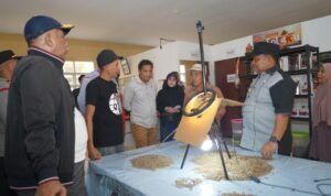 Pj Bupati Luwu Ajak Masyarakat Turut Majukan Industri Lokal