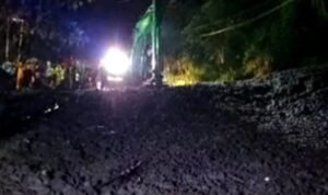 Longsor Tutup Jalan Poros Enrekang-Toraja, Alat Berat Diturunkan