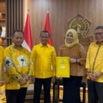 Golkar Serahkan B1-KWK ke Andi Sudirman – Fatmawati di Pilgub Sulsel, TP Siap Tegak Lurus