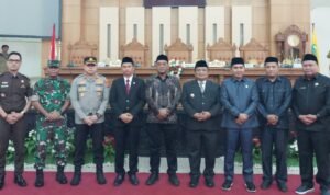 Rapat Paripurna DPRD Luwu Tetapkan Pata-Dhevy Sebagai Bupati dan Wakil Bupati Luwu Terpilih 2025-2030