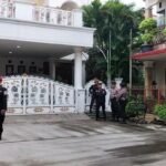 KPK Geledah Rumah Sekjen PDIP Hasto Krisyanto di Bekasi