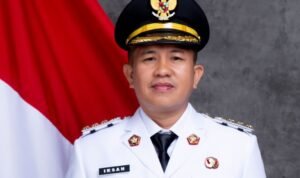 Dari Sopir Bus hingga Bupati: Perjalanan Iksan B. Abd Rauf Memimpin Kabupaten Terkaya di Indonesia