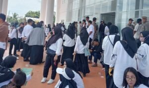 Ratusan Honorer Tuntut Kejelasan Status di DPRD Palopo