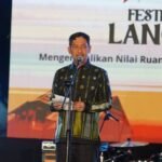 Pj Wali Kota Palopo Hadiri Puncak Festival Budaya Langkanae 2025 di Istana Kedatuan Luwu