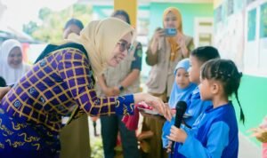 Bunda PAUD Luwu Timur Kunjungi TK Negeri Pembina Mangkutana, Ajak Anak-Anak Belajar dan Bermain