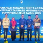 Bupati Morut Terima Dua Penghargaan Prestisius di Ajang Provinsi Sulteng