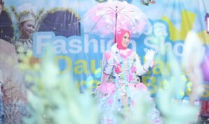 Pesona Gaun dari Limbah, Fashion Show PKK Lutim Ajarkan Cinta Lingkungan Lewat Catwalk