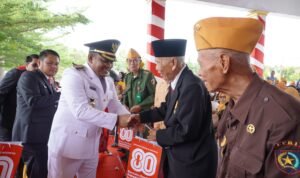 Momen Peringatan HUT ke-80 RI, Bupati Luwu Sampaikan Terima Kasih kepada Legiun Veteran